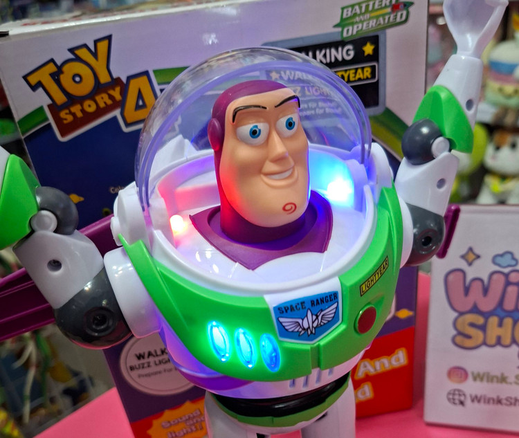 ربات اسباب بازی مدل بازلایتر انیمیشن توی استوری bazz lightyear کد۴